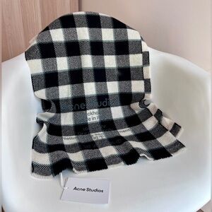 Acne Studio Cassiar Black and white check scarf